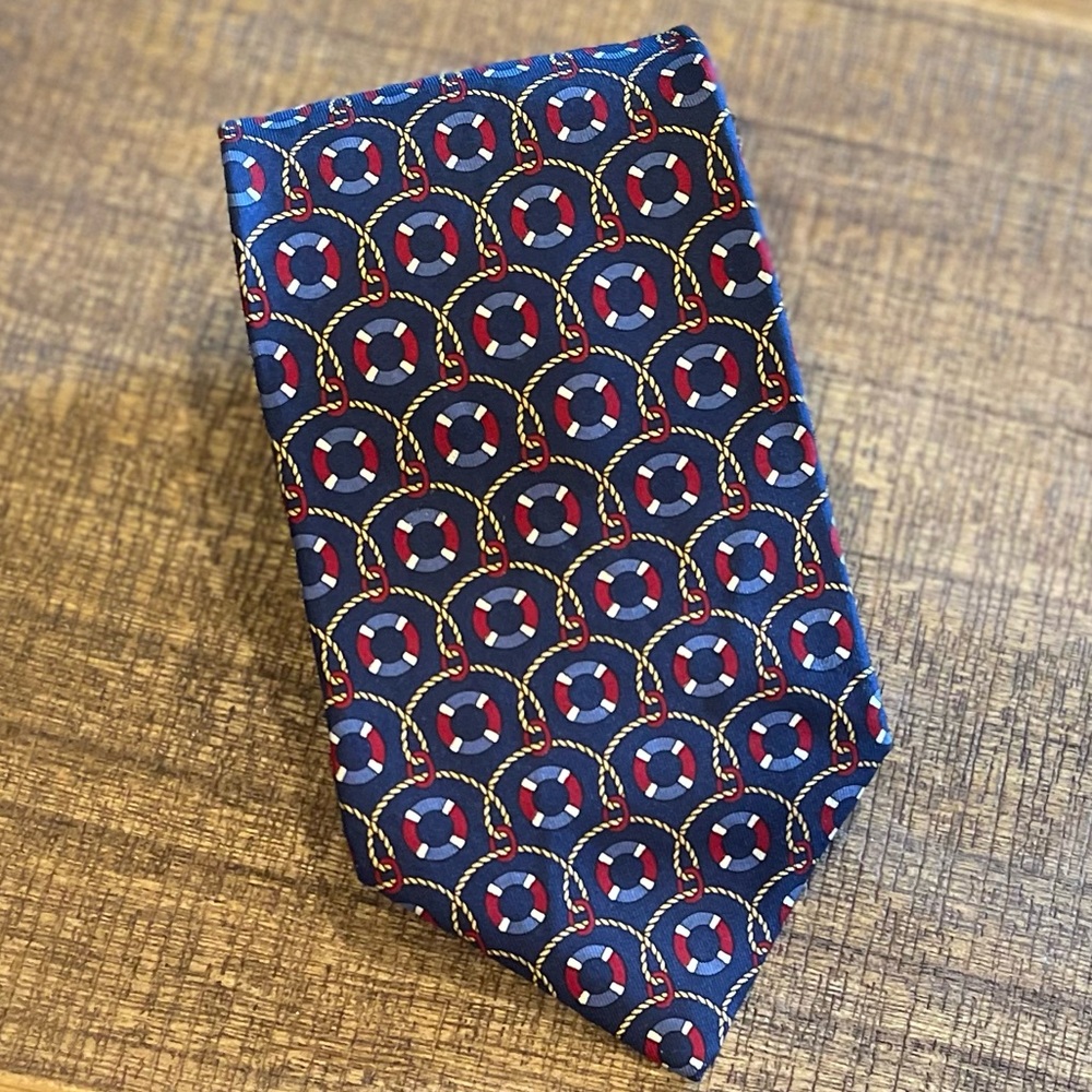 Gorgeous Tommy Hilfiger 100% Italian Silk Tie
